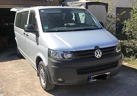 VW T5 Transporter Volkswagen , langer Radstand, 9Sitzer