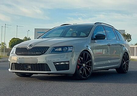 Skoda Octavia 2.0 TDI DSG 4x4 RS Combi, 20" ,Motor neu