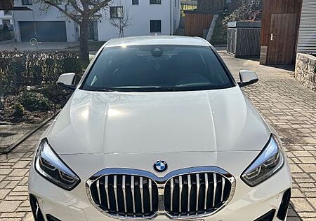 BMW 118i M Sport M Sport Alu W U S/ Dachgepäckträge