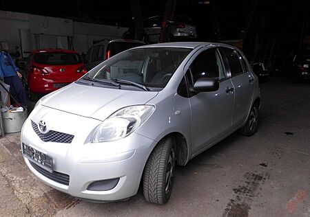 Toyota Yaris Cool