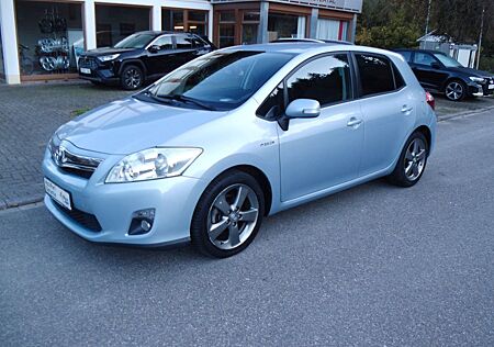 Toyota Auris Hybrid Travel