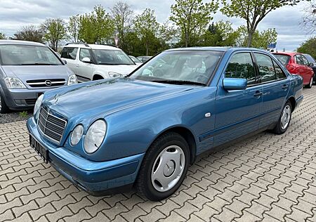 Mercedes-Benz E 200 Lim. erst 67tkm 1.Hand Schiebedach