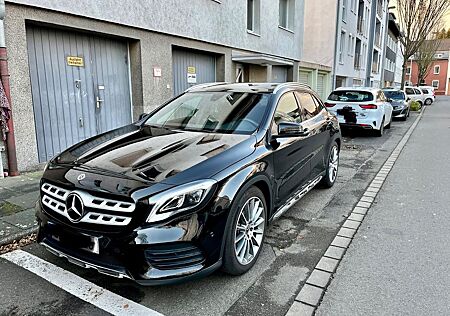 Mercedes-Benz GLA 250 4MATIC DCT -AMG Pano Dach Elek.Heckklapp