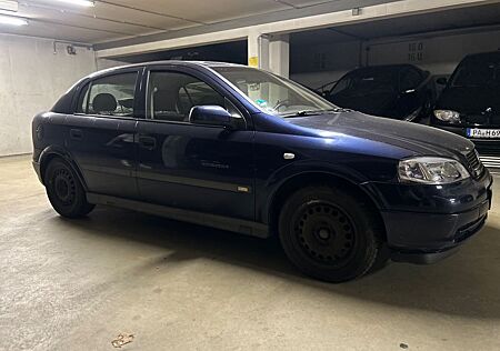 Opel Astra 1.6 -