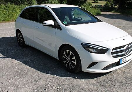 Mercedes-Benz B 180 d +AHK+Automa+Navi