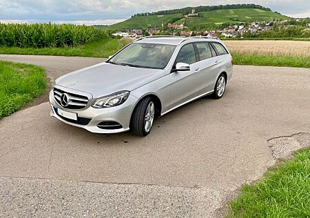 Mercedes-Benz E 220 E220 T Avantgarde | Automatik | Distr | AHK |LED
