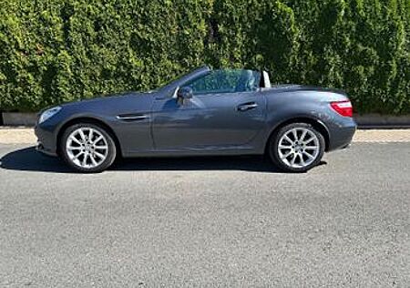 Mercedes-Benz SLK 200 -
