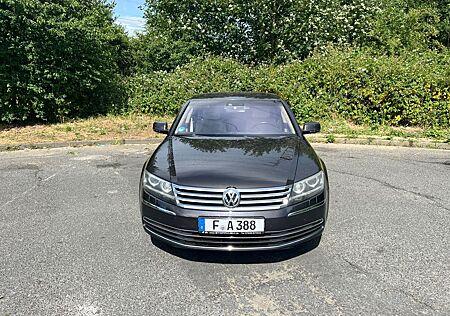 VW Phaeton Volkswagen 4.2 V8 4MOTION Tiptronic 4-Sitzer -