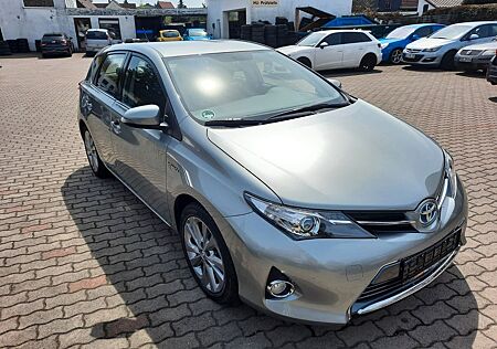 Toyota Auris Hybrid Life+