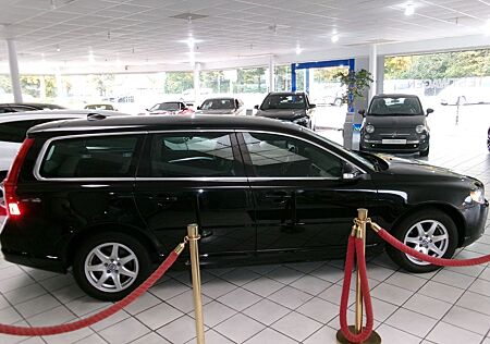 Volvo V70 Kombi Momentum AWD/Automatik/LEDER/NAVI