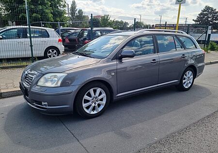 Toyota Avensis Kombi 1.8 Executive