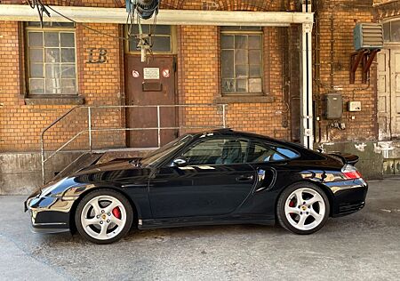 Porsche 996 Turbo Coupé 331kW Turbo