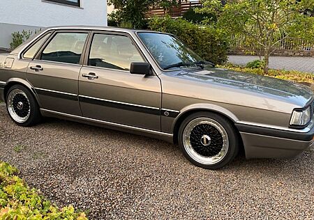 Audi 90 Typ81 B2 2.2L Oldtimer 136PS Frontantrie