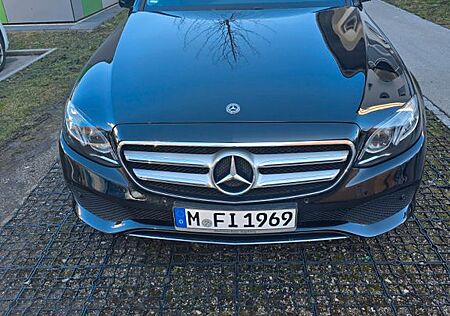 Mercedes-Benz E 200 AVANTGARDE Autom. AVANTGARDE
