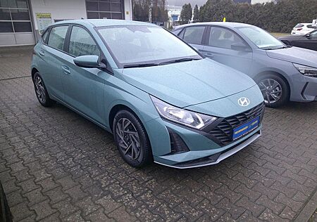 Hyundai i20 *DAB*Navi*Shzg*PDC*Cam*Lhzg*VCo.,Alufelgen