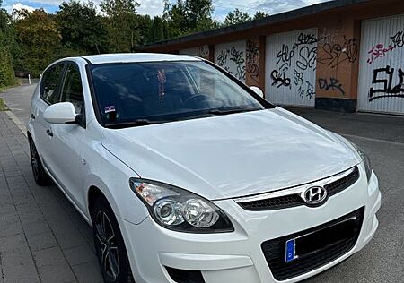 Hyundai i30 blue 1.4 Edition PLUS