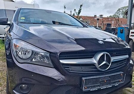 Mercedes-Benz CLA 200 CDI Scheckheft Winter Sommerreifen TÜV