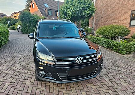 VW Tiguan Volkswagen 2.0 TDI DSG 4MOTION LOUNGE Sport & St...
