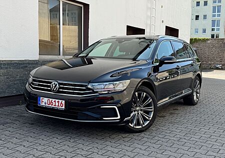VW Passat Variant Volkswagen GTE LED/Alcantara/Pano/AHK/ACC