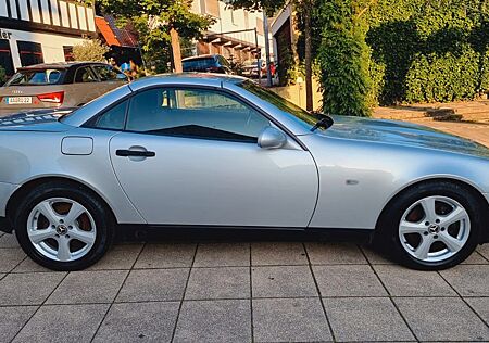 Mercedes-Benz SLK 200 -