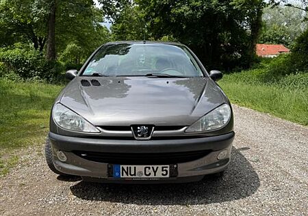 Peugeot 206 1.4 Premium 75 Premium Garagenfahrzeug