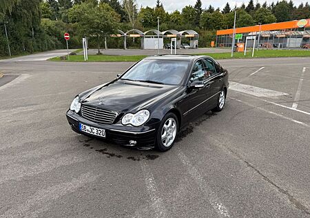 Mercedes-Benz C 320 gebraucht kaufen Mercedes-Benz C 320 (Rentnerfahrzeug, wenig KM)
