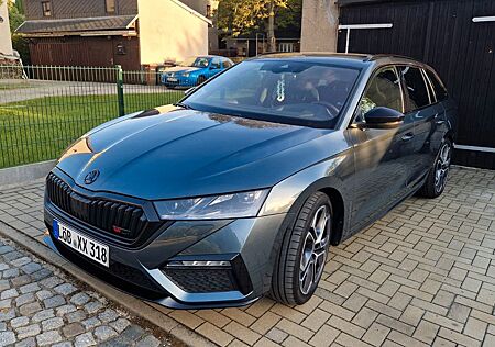 Skoda Octavia 2.0 TSI DSG RS COMBI RS First Edition