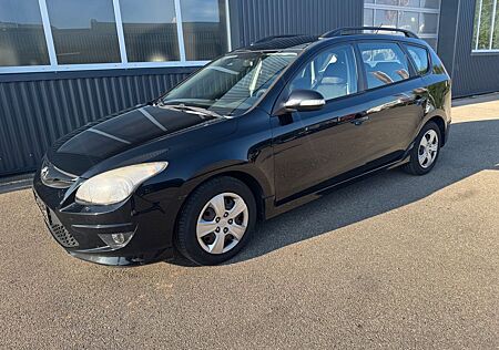 Hyundai i30 1,6 CRDI cw Comfort*Auto *Klima**Tüv 12/026