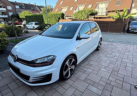 VW Golf Volkswagen 2.0 TSI BMT GTI GTI