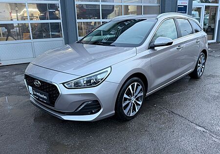 Hyundai i30 Style Kombi Service Neu