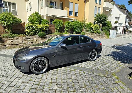 BMW 320i Coupé -