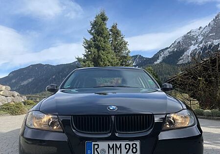 BMW 320i -