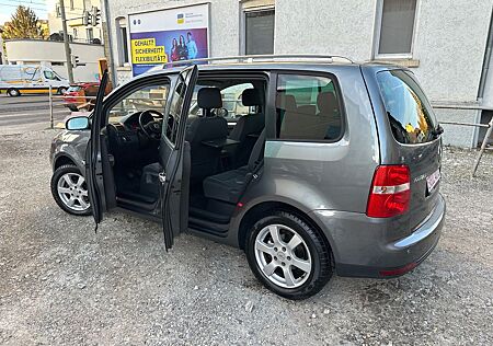 VW Touran Volkswagen Highline 7 SITZER KLIMA