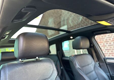 VW Touareg Volkswagen 3.0 V6 TDI Tiptr Exclusive BMT Terra...
