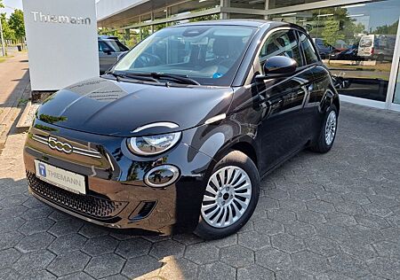 Fiat 500E Action