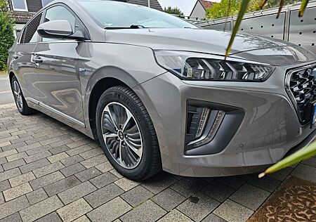 Hyundai Ioniq 1.6l GDi PLUG-IN HYBRID -