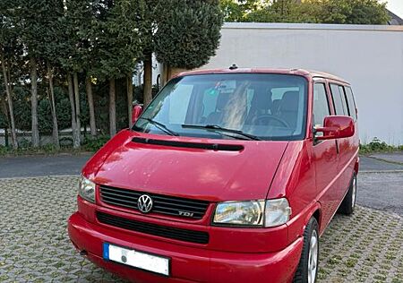 VW T4 Caravelle Volkswagen 2.5 TDI 111kW Standard