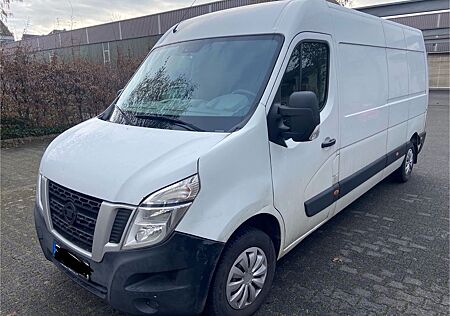 Nissan NV400