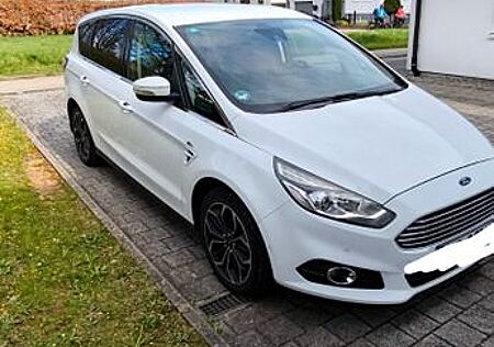 Ford S-Max 2,0 TDCi 132kW 4x4 Titanium PowerShift...
