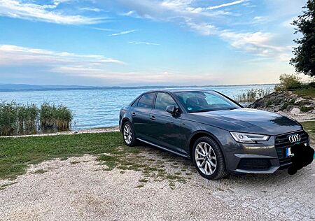 Audi A4 2.0 TFSI quattro -