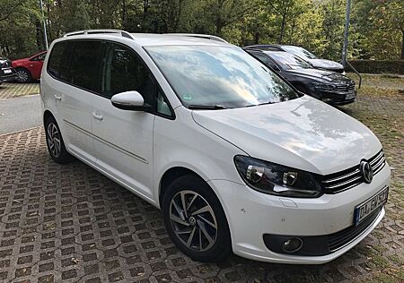 VW Touran Volkswagen 1.4 TSI 125 kW DSG Highline Highline
