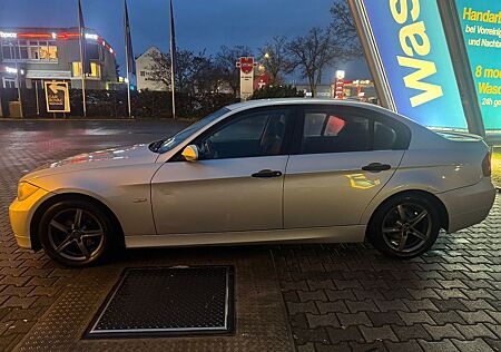 BMW 320i E90