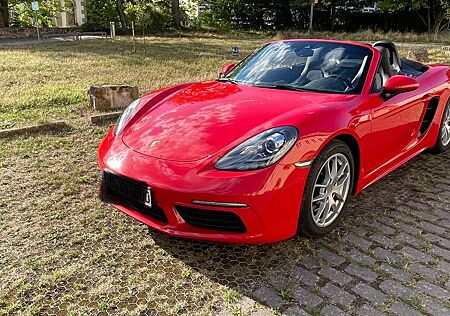 Porsche Boxster 718 ACC. Verkehrszeichenerkennung,