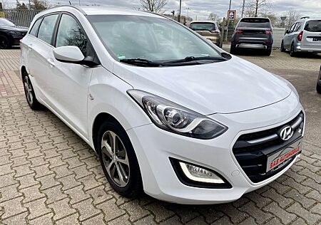 Hyundai i30 cw blue Trend/LANGSTRECKENFAHRZEUG