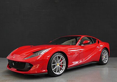 Ferrari 812 6.5 V12 Superfast DCT F1*LIFT*Deutsch*2.Hand