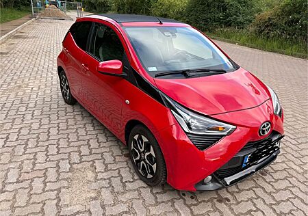 Toyota Aygo (X) Aygo (X) 1,0-l-VVT-i x-play x-play