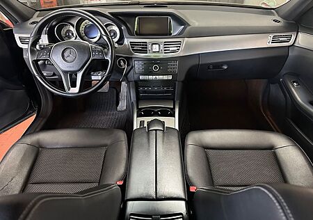 Mercedes-Benz 220