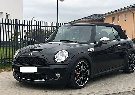 Mini John Cooper Works Cabrio schwarz