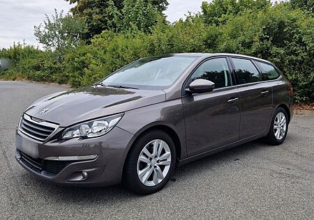 Peugeot 308 Active 1.2 e-THP/Pure Tech*Pano*Navi