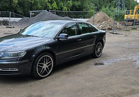 VW Phaeton Volkswagen 3.0 V6 TDI 4MOTION Tiptronic 5-Sitzer -